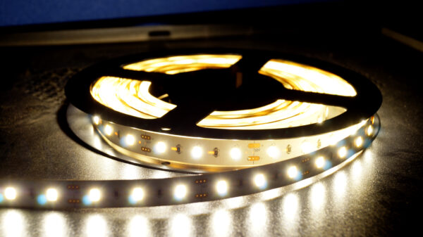 Tsong - 12V DC input 8mm width smd 2835 120 LEDs/meter single color CRI>90 Warm White 3000K LED Strip Light (5m) IP20 Non waterproof flexible strips - Image 3